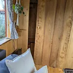 Herdershut 'het Schoehuis', Vlakbij Zee アパート *