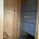 Herdershut 'het Schoehuis', Vlakbij Zee Apartment *