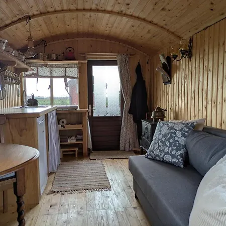 Herdershut 'het Schoehuis', Vlakbij Zee * Sint Maartensbrug