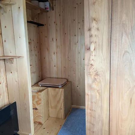 Apartment Herdershut 'het Schoehuis', Vlakbij Zee Sint Maartensbrug