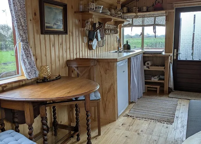 Herdershut 'het Schoehuis', Vlakbij Zee דירה Sint Maartensbrug