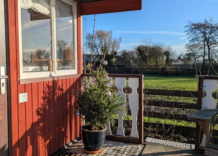 Herdershut 'het Schoehuis', Vlakbij Zee Apartment Sint Maartensbrug