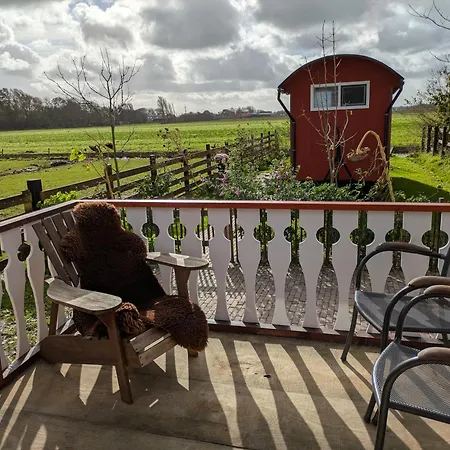Herdershut 'het Schoehuis', Vlakbij Zee *