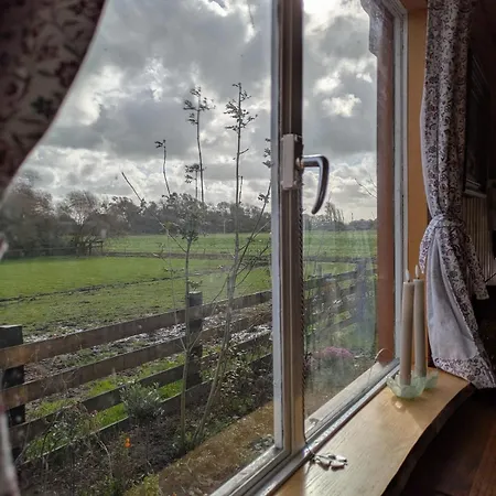 Herdershut 'het Schoehuis', Vlakbij Zee *