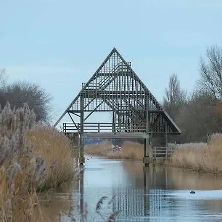 Herdershut 'het Schoehuis', Vlakbij Zee *